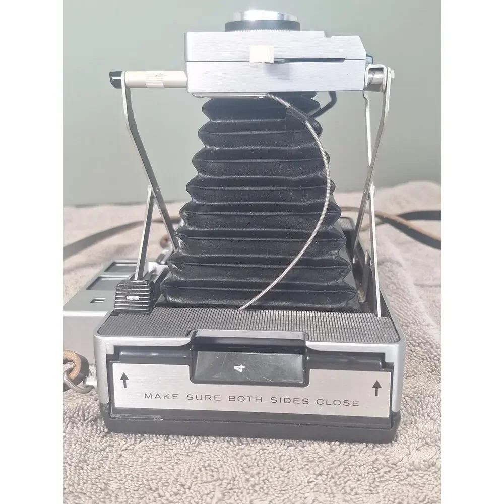 Polaroid Automatic 250 Land Camera w/ Cold Clip 193 Case Vintage - Very Nice